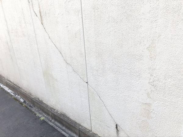 外壁のヒビ